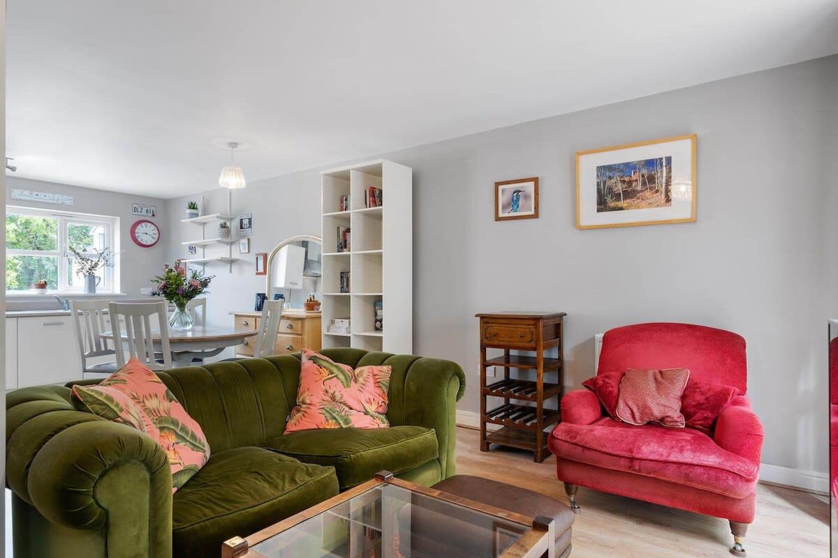 Modern Townhouse in Penryn with Private Parking — Cornwall, England — vacation rental