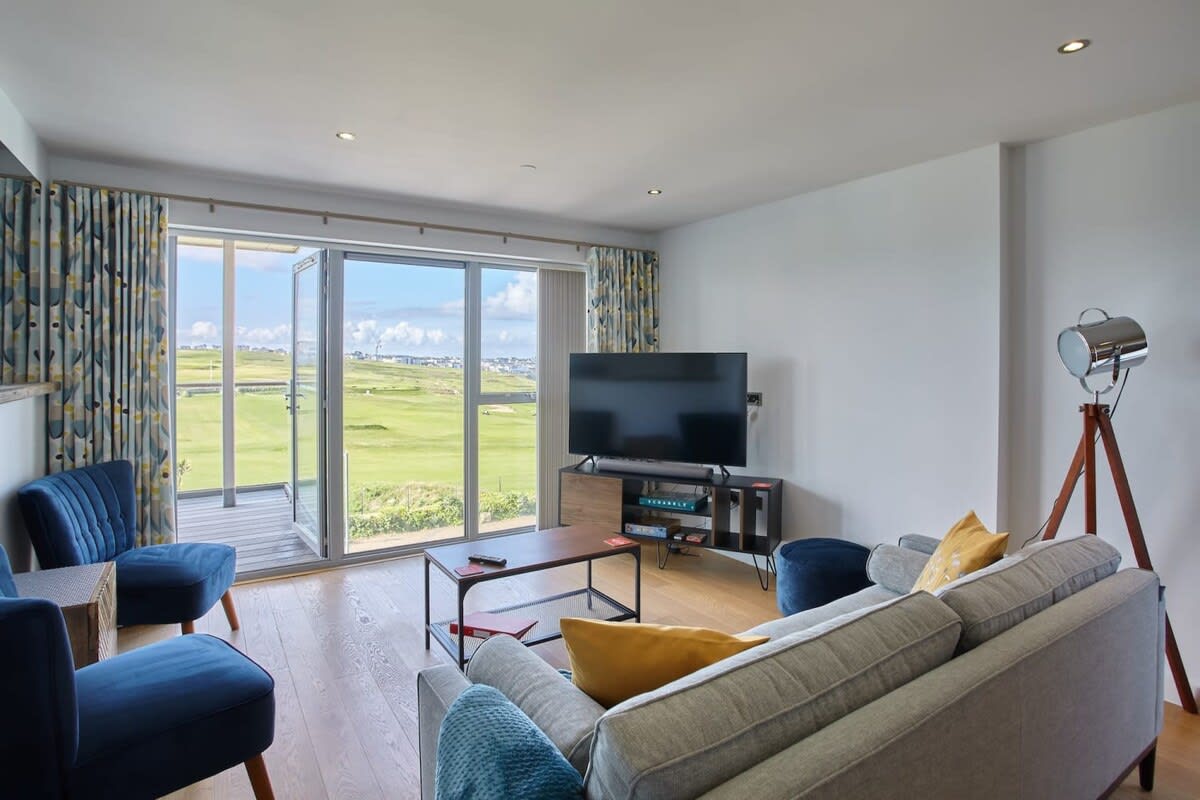 Apartment, Sea Views, 5 mins Walk to Fistral — Newquay, England — vacation rental