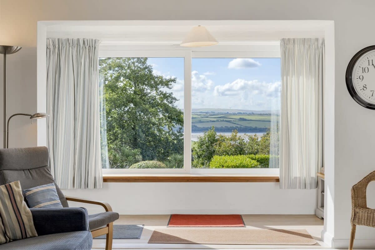 Spacious Apartment in Rock, Private Parking — Rock, Cornwall — vacation rental