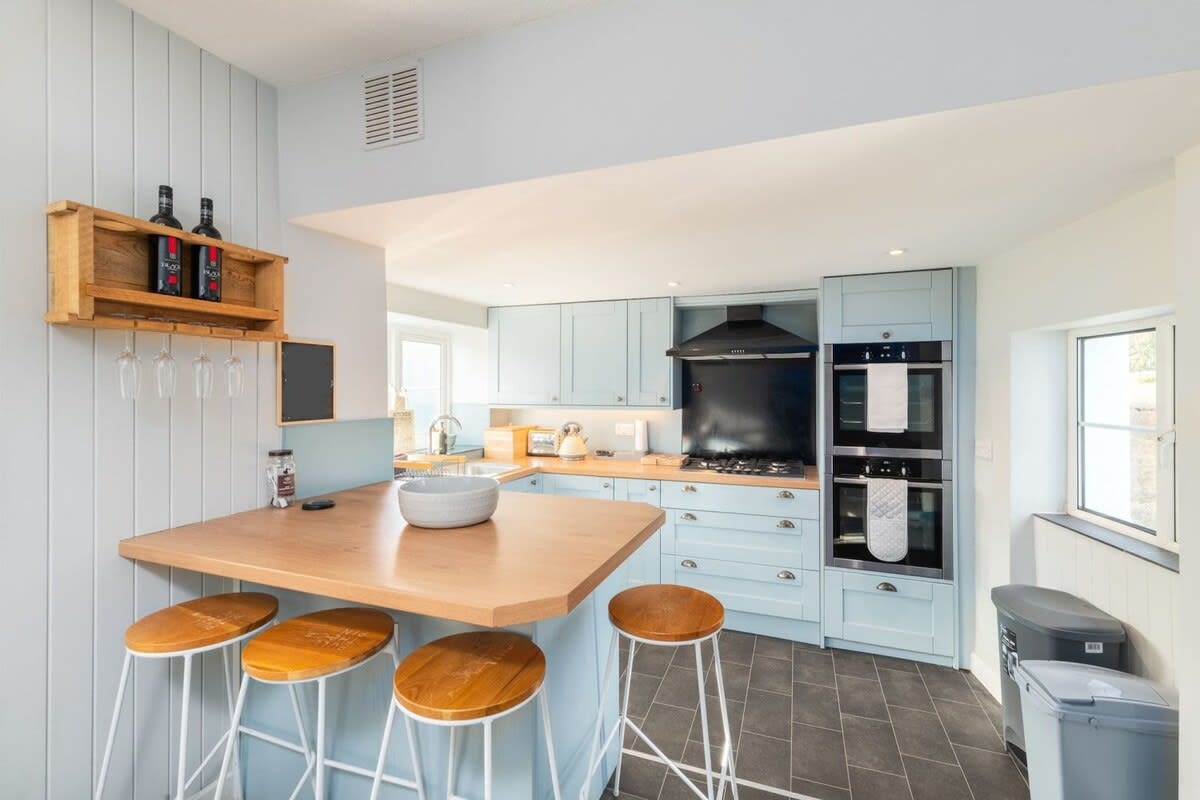 Spacious Cottage, Parking nr Saunton Sands — Braunton, England — vacation rental