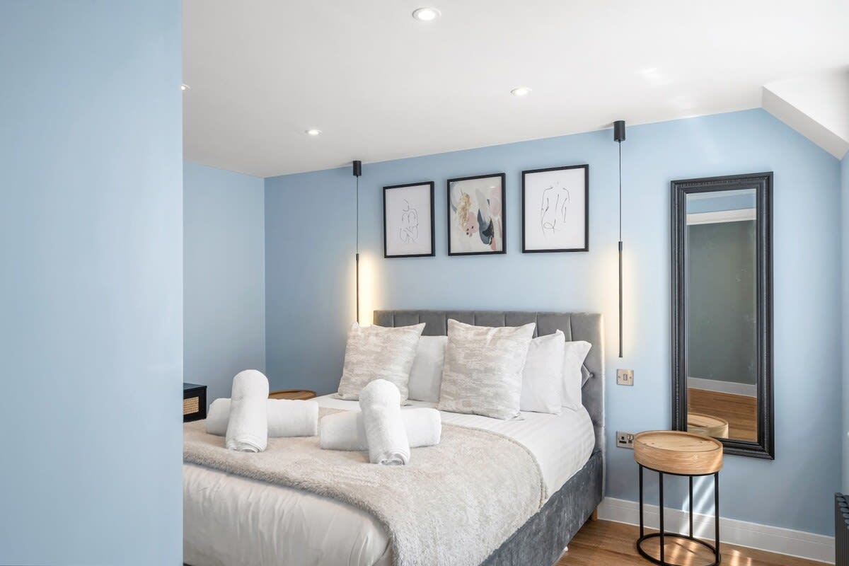 Spacious Apartment, 1 Minute from Seafront — Torbay, England — vacation rental
