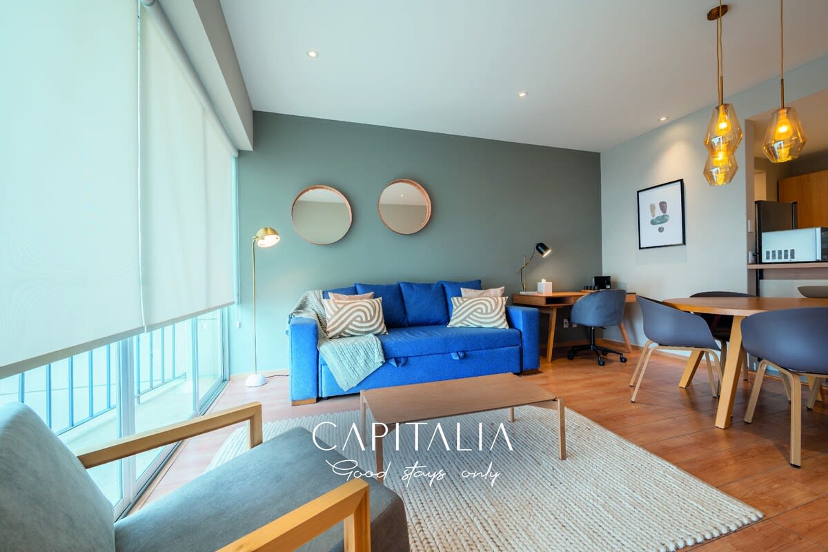 Contemporary 1BR: Private Parking & Convenience - Photo 1