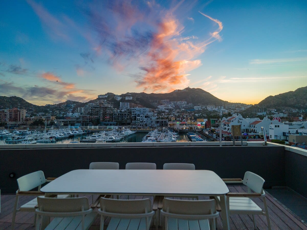 Capitalia | 2BR & Studio in Prime Marina Location