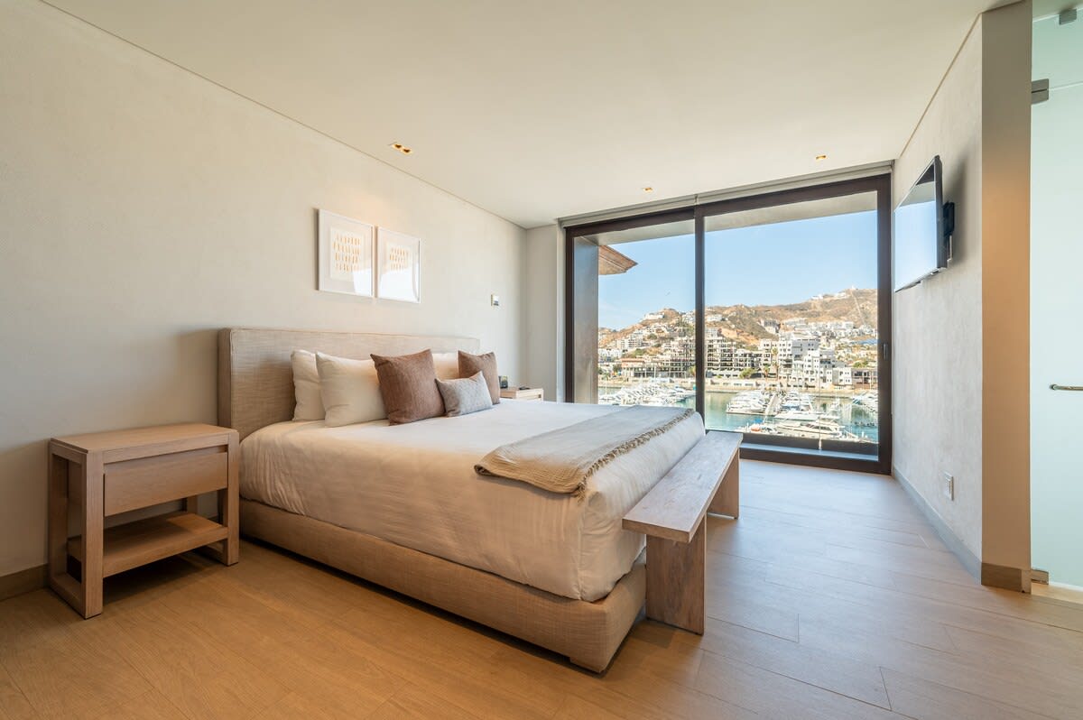 Capitalia | Iconic 4BR Duplex Terrace Space Views