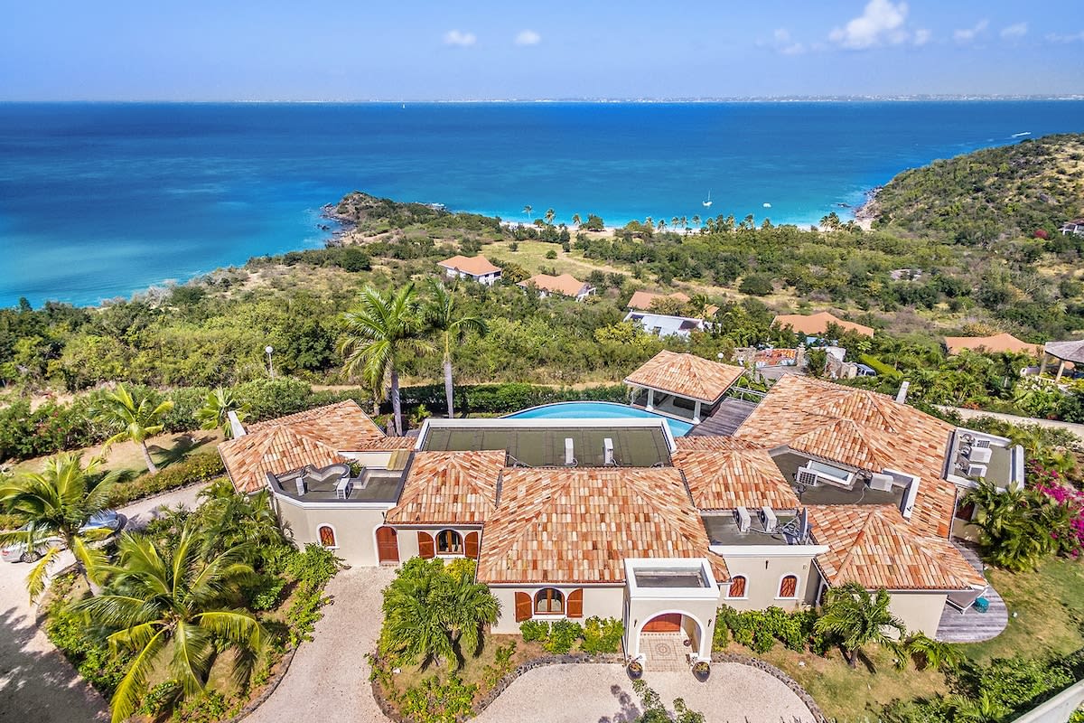 Happy Bay - Stylish villa above Happy Bay Beach - Photo 1