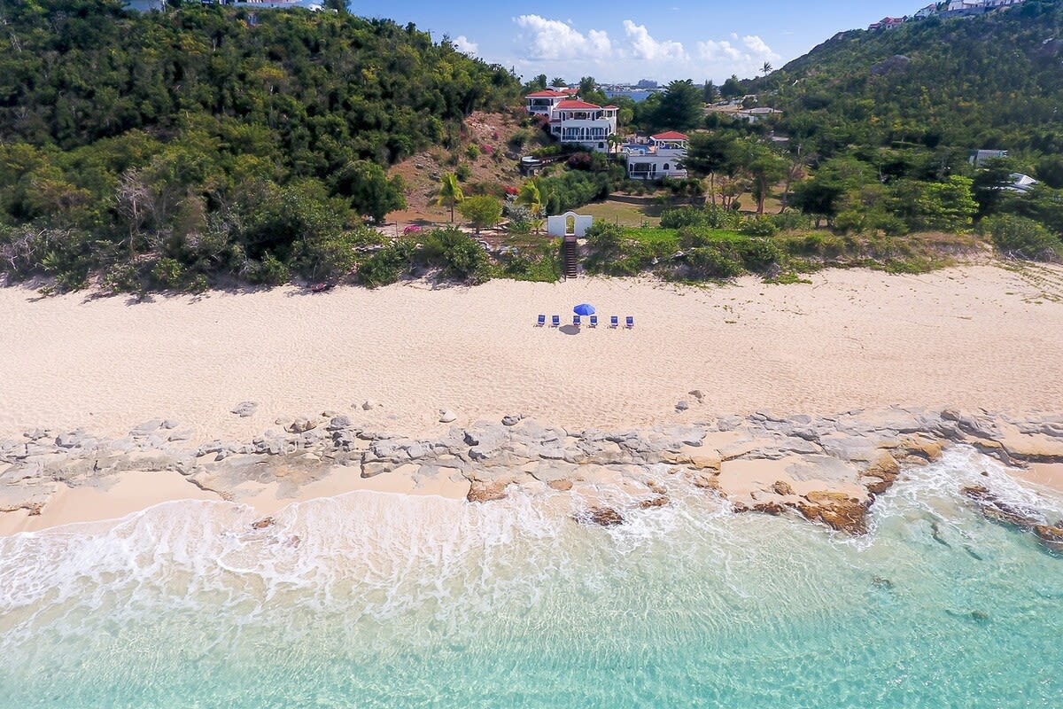 Joie de Vivre Beachfront Baie Rouge Villa w/ Pool - Foto 1