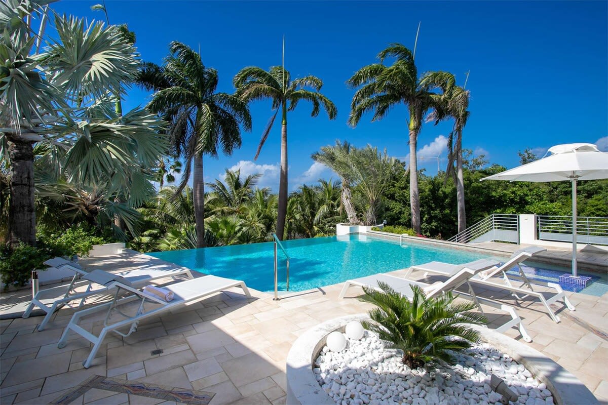 Les Palmiers Bleus (4 bedrooms) - Luxury villa with pool and tennis...