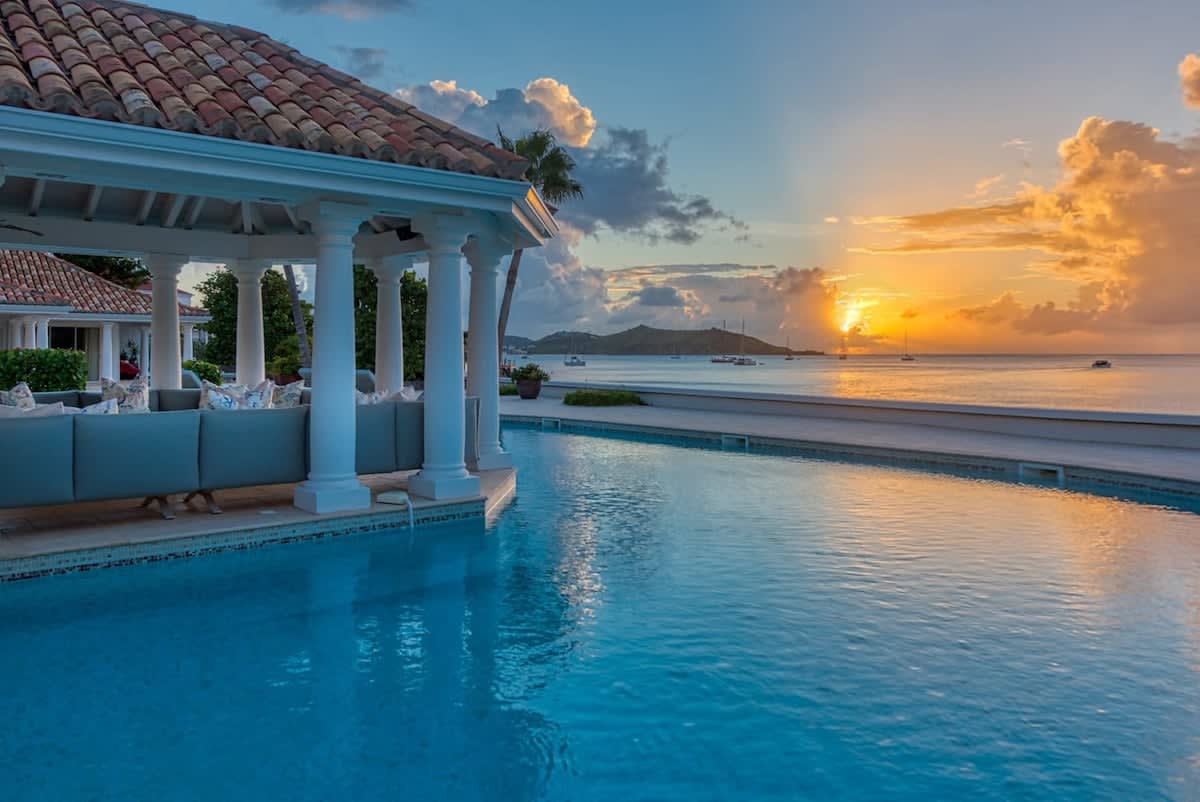 Petite Plage 5 - Stunning 6 bedroom beachfront villa - Foto 1