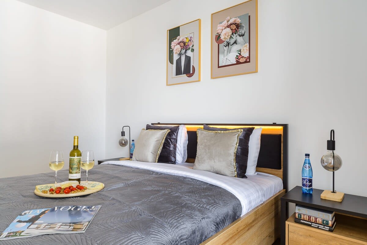 Lumina 3-room lux apartment on Drewnowska