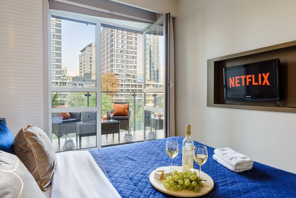 Lumina luxury apart in Platinium Towers