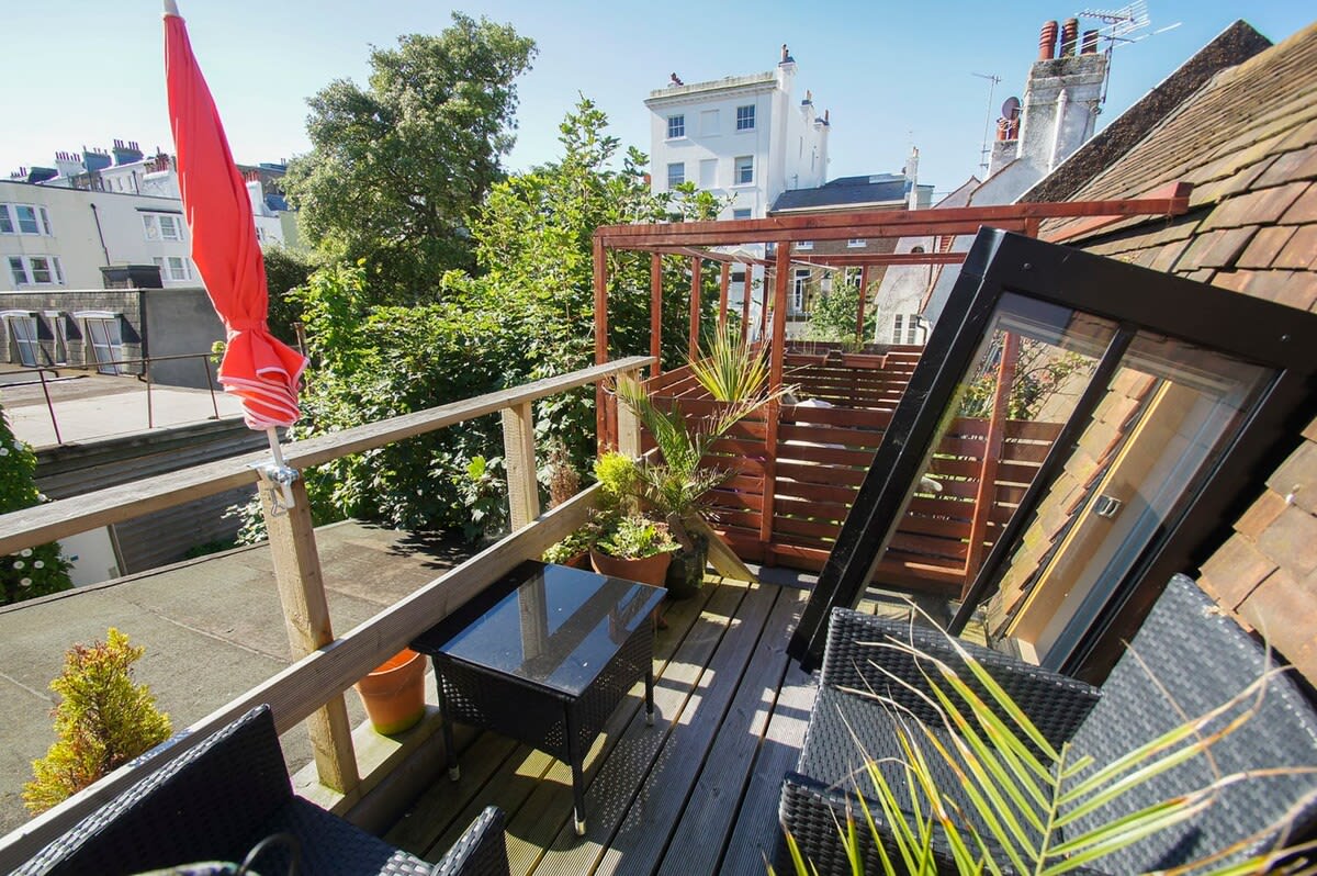 Marine Gardens |Terrace|by Brighton Holiday Lets - Brighton Holiday Home - Image 3