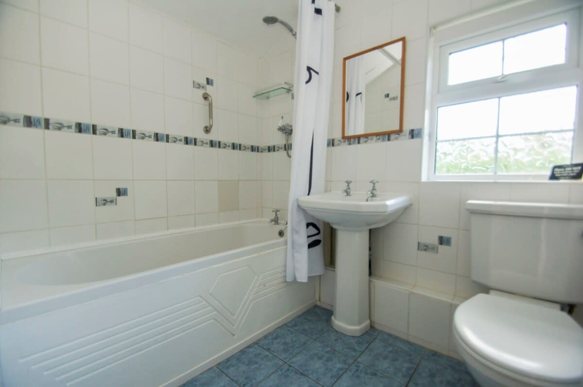 Beeches Cottage |Garden| by Brighton Holiday Lets - Brighton Holiday Home - Image 19