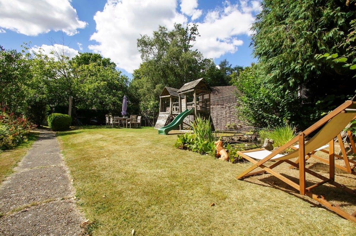 Beeches Cottage |Garden| by Brighton Holiday Lets - Brighton Holiday Home - Image 12