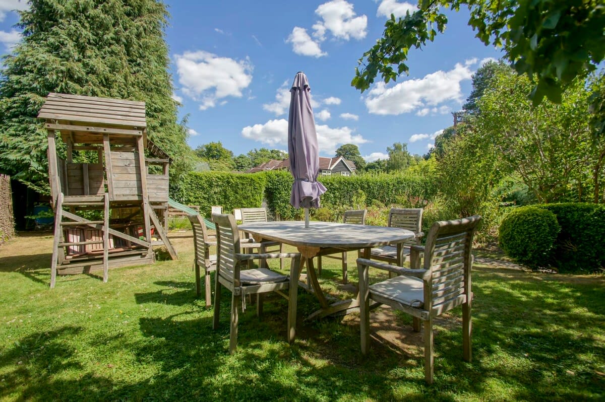 Beeches Cottage |Garden| by Brighton Holiday Lets - Brighton Holiday Home - Image 13