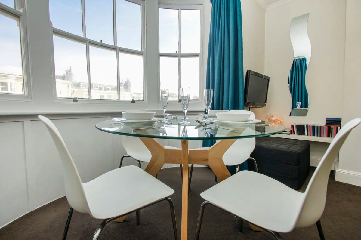 New Steine Apartment | by Brighton Holiday Lets - Brighton Holiday Home - Image 9