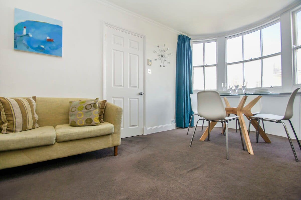 New Steine Apartment | by Brighton Holiday Lets - Brighton Holiday Home - Image 8