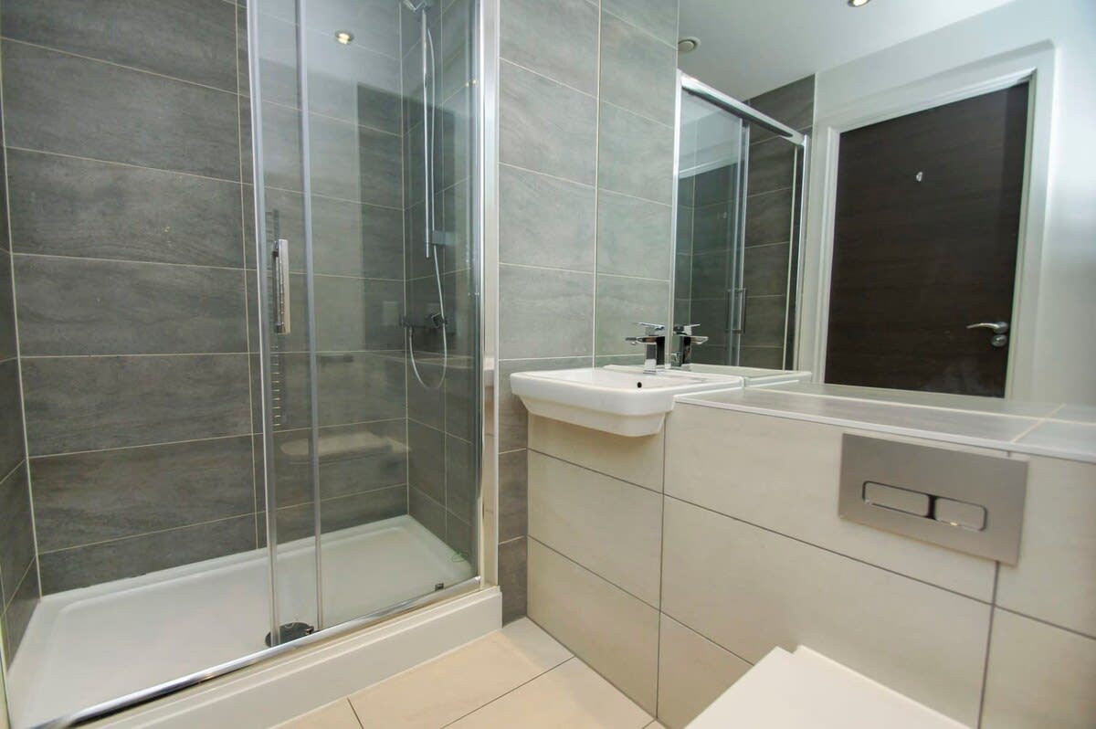 Orion Marina Sea View | by Brighton Holiday Lets - Brighton Holiday Home - Image 10