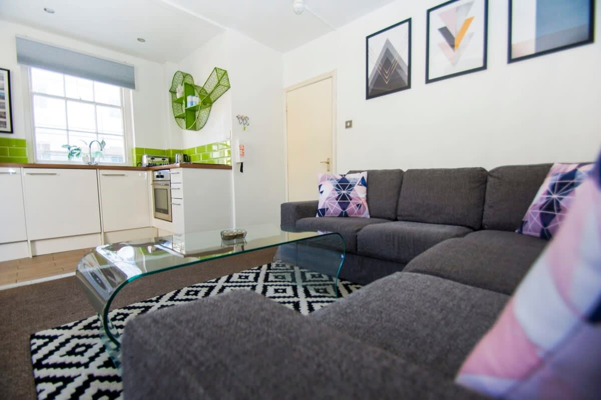Cannon Place | Central | by Brighton Holiday Lets - Brighton Holiday Home - Image 10