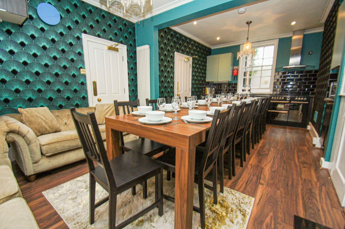 Chocolate Box |Sleeps 18| by Brighton Holiday Lets - Brighton Holiday Home - Image 13