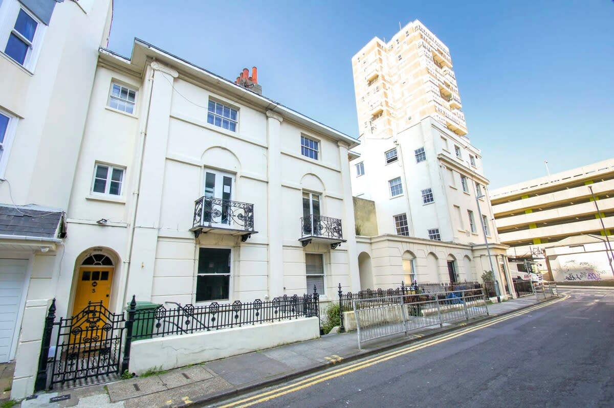 Chocolate Box |Sleeps 18| by Brighton Holiday Lets - Brighton Holiday Home - Image 25