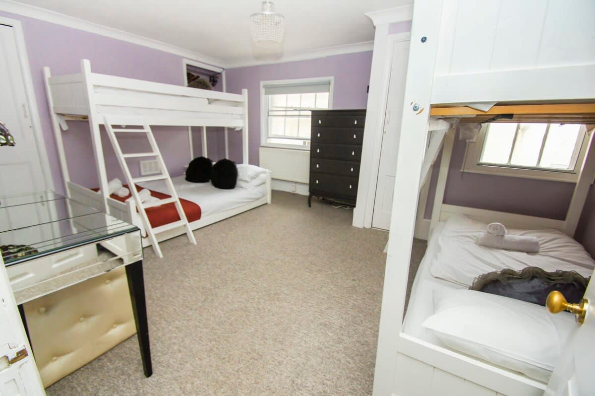 Chocolate Box |Sleeps 18| by Brighton Holiday Lets - Brighton Holiday Home - Image 10