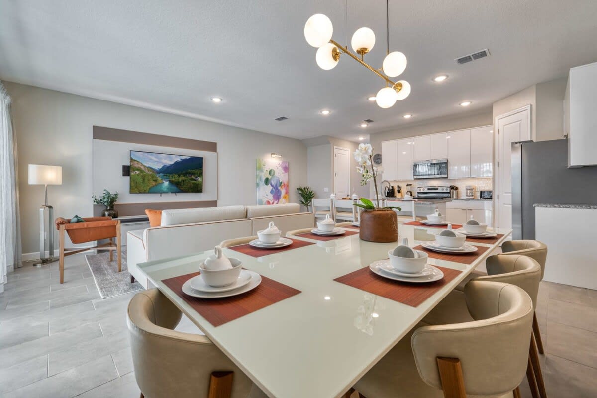 Elegant Vacation Home Near Disney - Picture 6