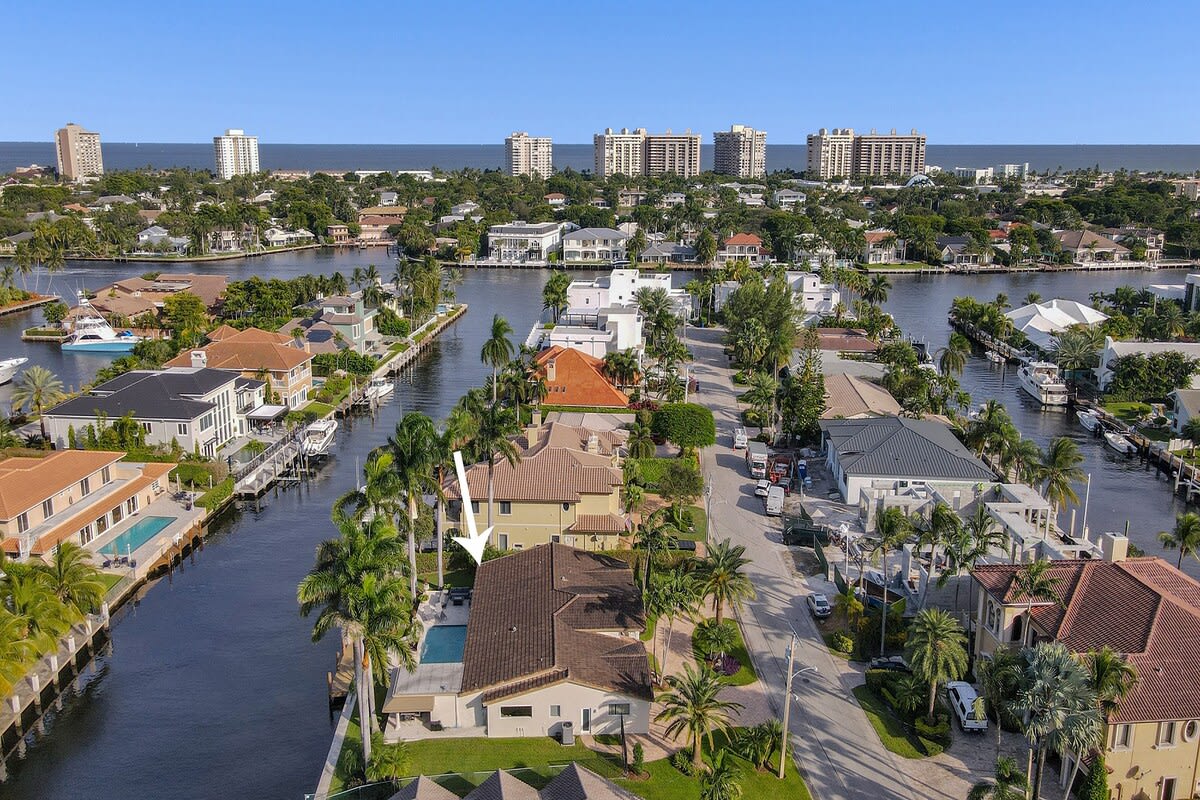 Palms by the Sea Villa 🌊 Waterfront | Heated Pool | Near Beach 🏖