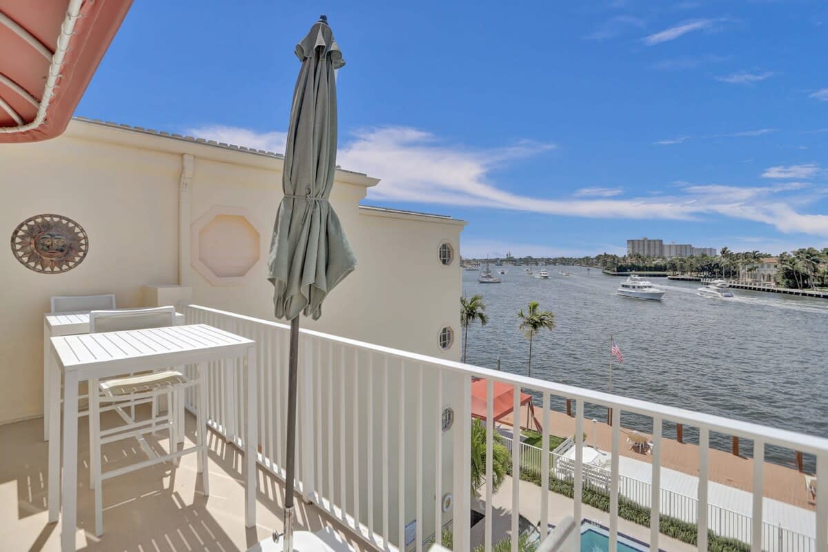 Fort Lauderdale Yacht & Beach Club 412