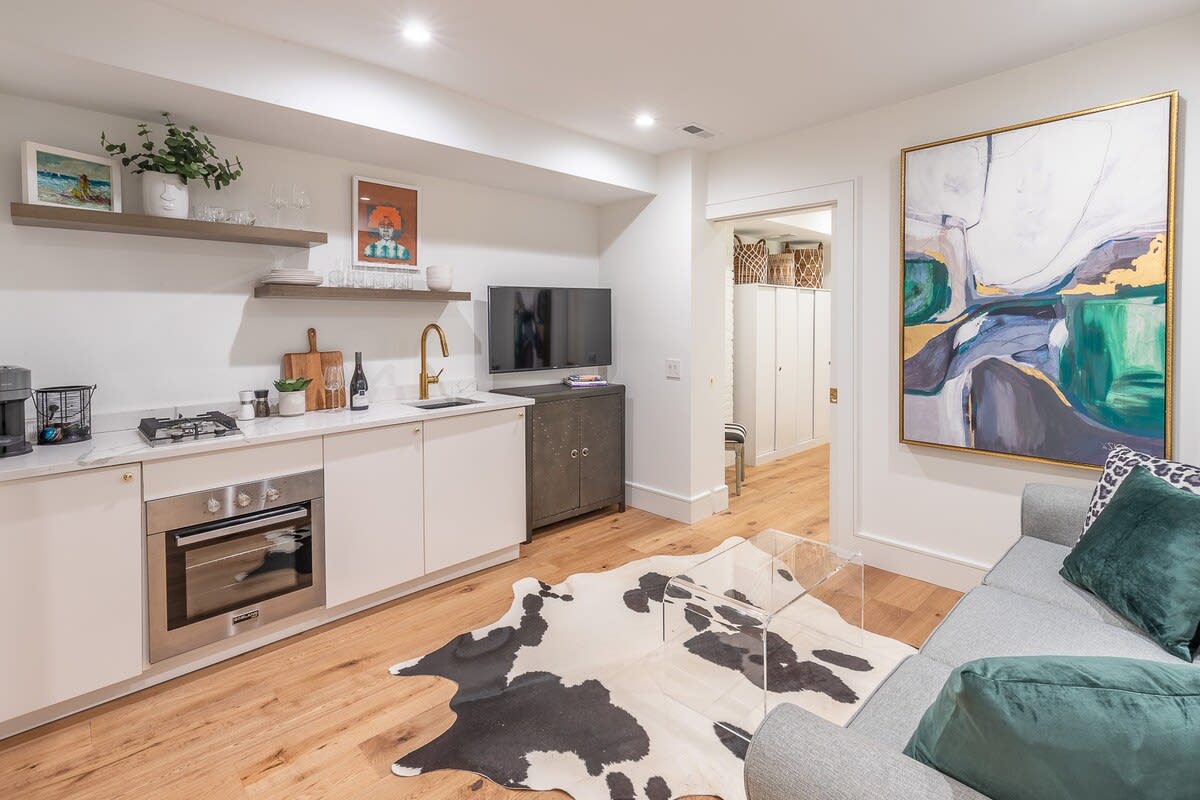 Delightful Apt In The Heart Of Dupont!