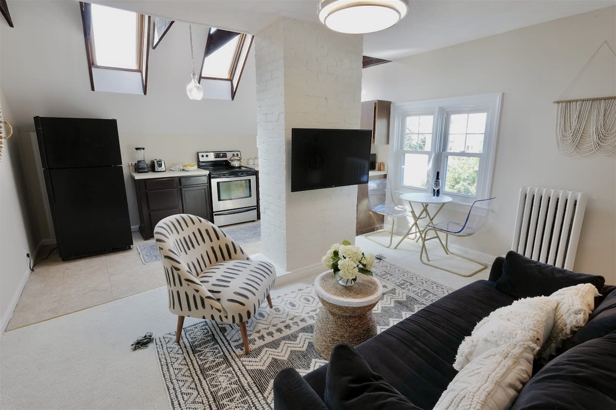 New!! Cabin In The Clouds Easy Downtown Access W Parking!