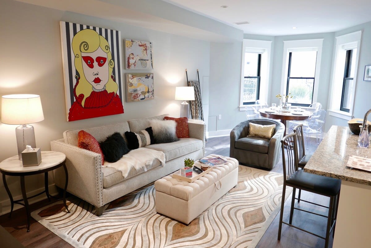 Stunning Logan Circle Apt – With Parking!