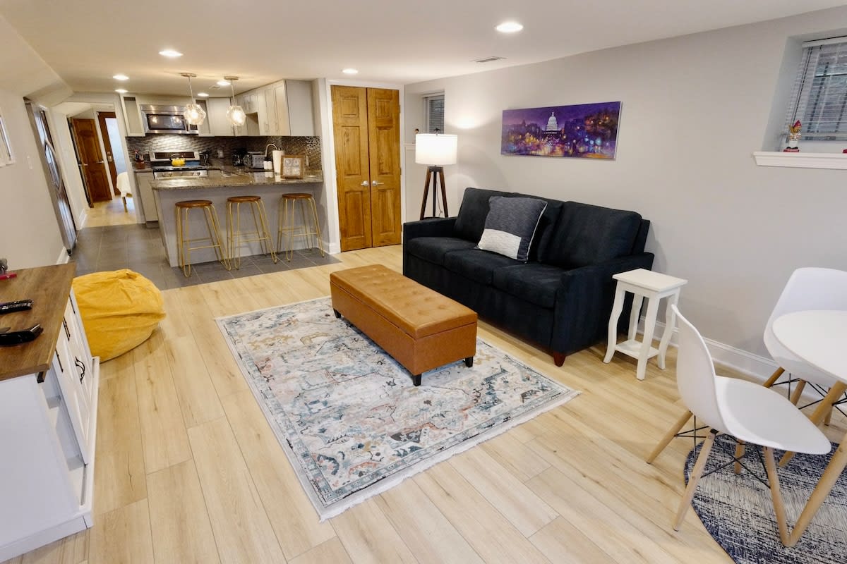 Dc Beckons Darling Apt Sleeps 4