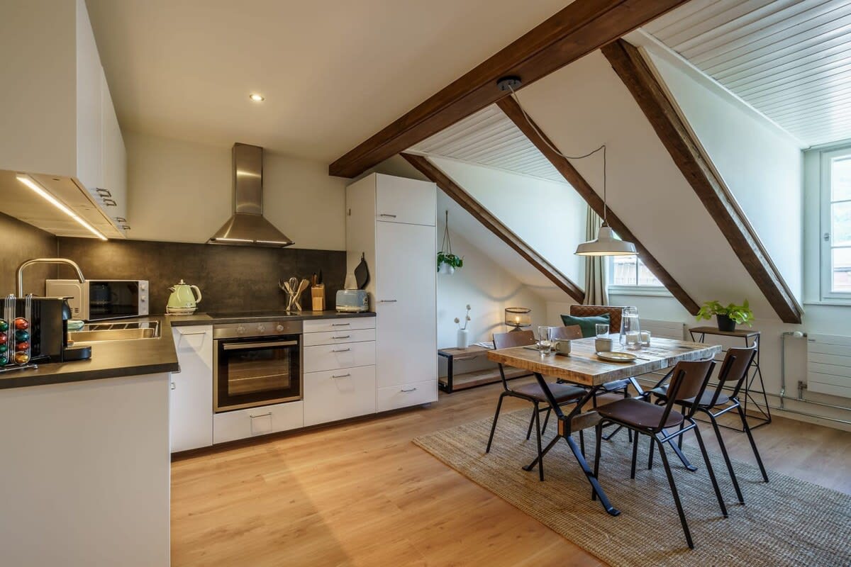 Stylish Studio Apartment in Central Interlaken — Interlaken, Bern — vacation rental