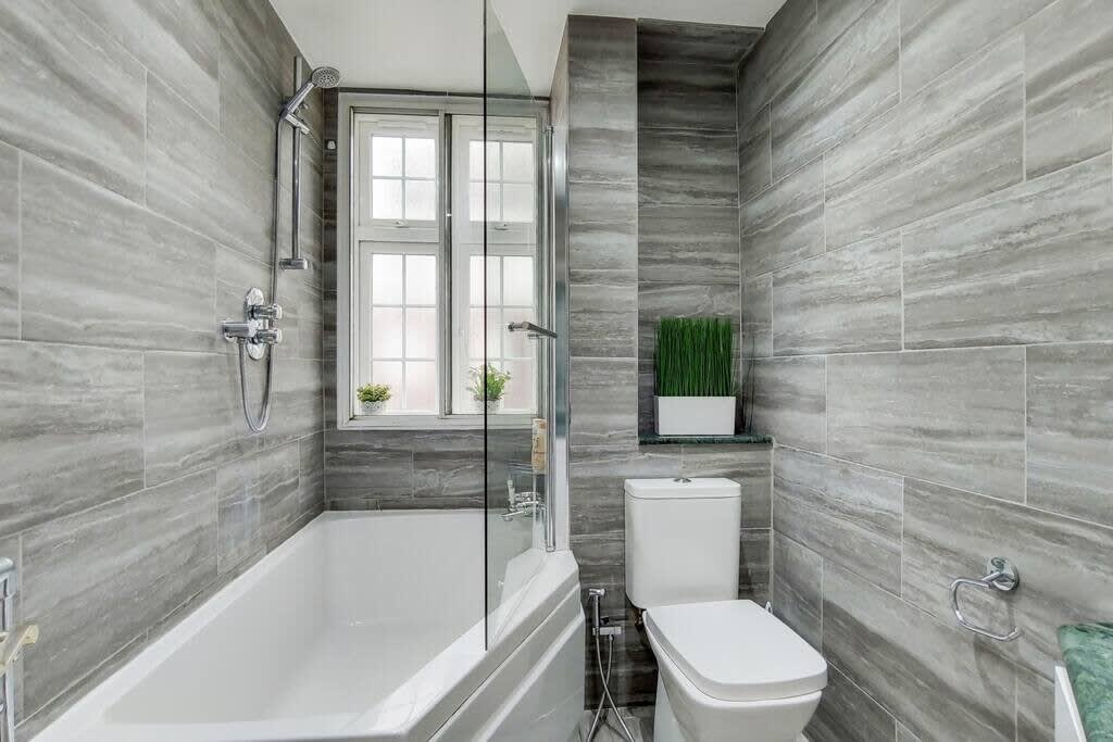 View 3B Apartment Near Harrods in Knightsbridge in Brompton Road 88 SW3 1ES 3B Apartment Near Harrods in Knightsbridge in Brompton Road 88 SW3 1ES - Property image 11 - VivreStays