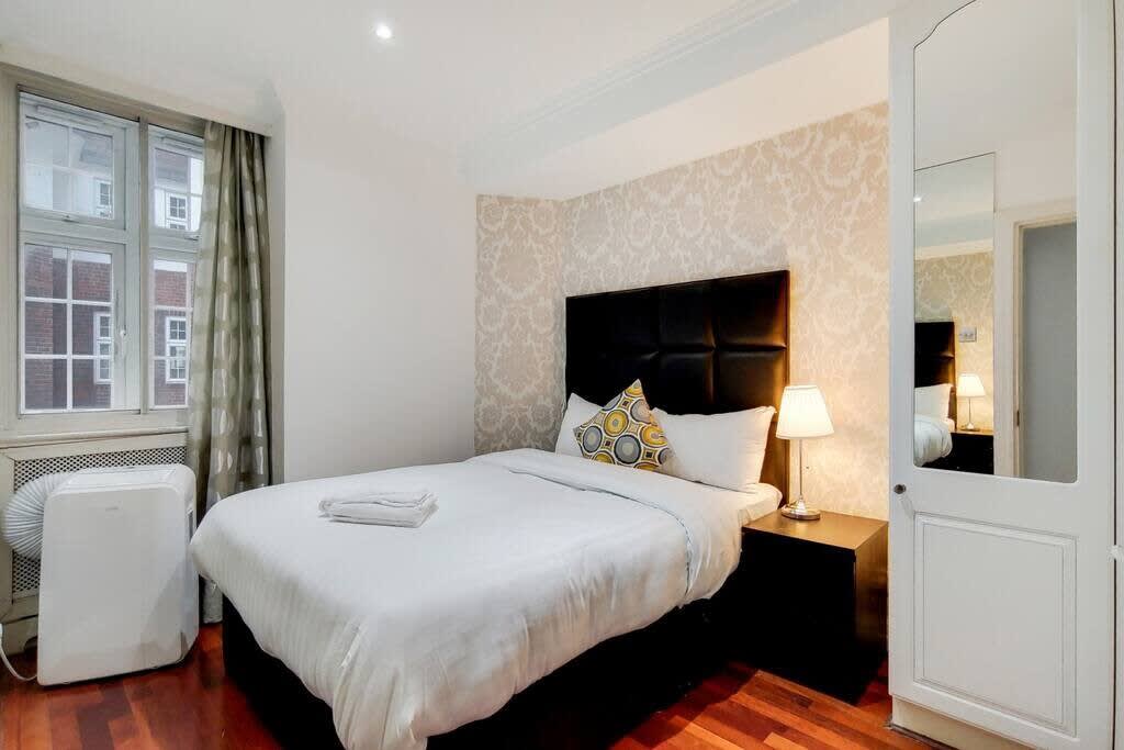 View 3B Apartment Near Harrods in Knightsbridge in Brompton Road 88 SW3 1ES 3B Apartment Near Harrods in Knightsbridge in Brompton Road 88 SW3 1ES - Property image 7 - VivreStays