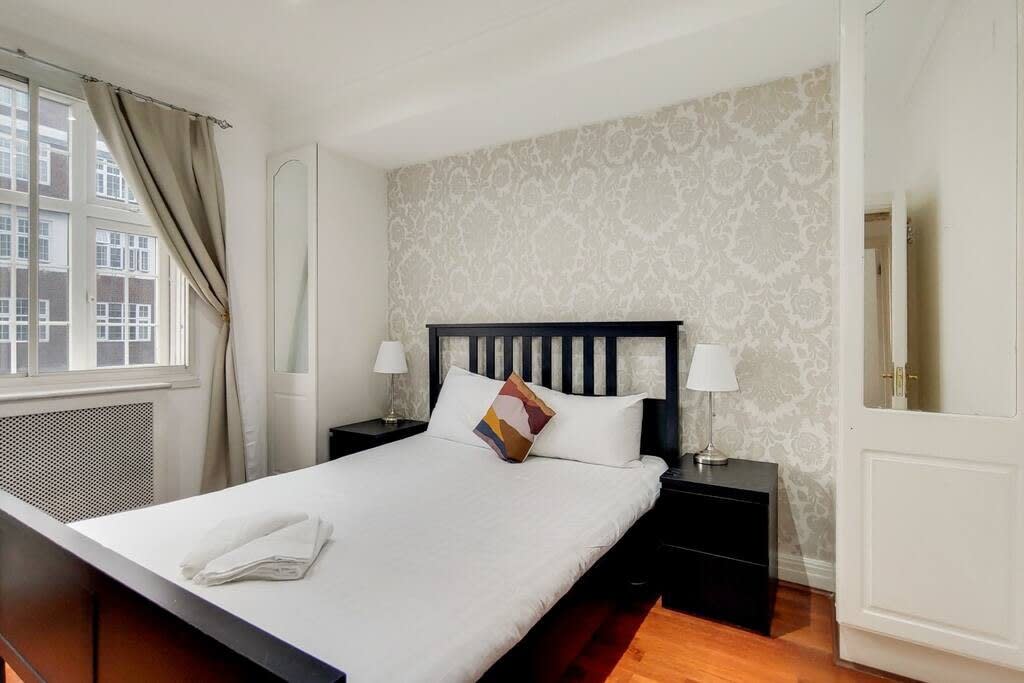 View 3B Apartment Near Harrods in Knightsbridge in Brompton Road 88 SW3 1ES 3B Apartment Near Harrods in Knightsbridge in Brompton Road 88 SW3 1ES - Property image 6 - VivreStays