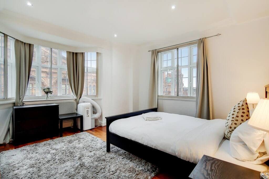 View 3B Apartment Near Harrods in Knightsbridge in Brompton Road 88 SW3 1ES 3B Apartment Near Harrods in Knightsbridge in Brompton Road 88 SW3 1ES - Property image 9 - VivreStays
