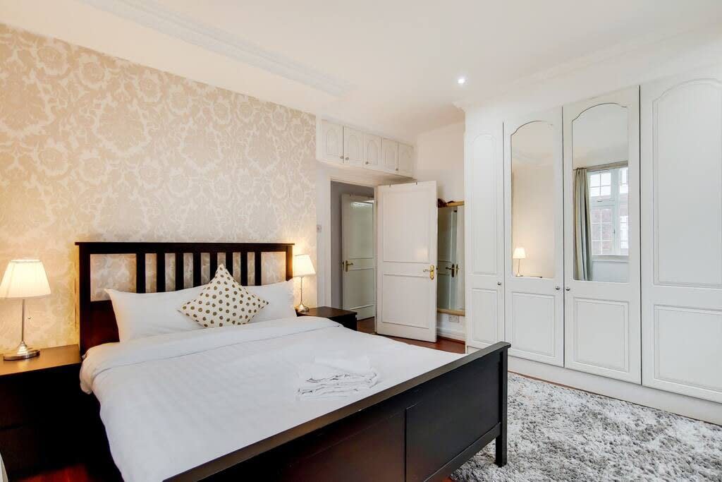 View 3B Apartment Near Harrods in Knightsbridge in Brompton Road 88 SW3 1ES 3B Apartment Near Harrods in Knightsbridge in Brompton Road 88 SW3 1ES - Property image 8 - VivreStays