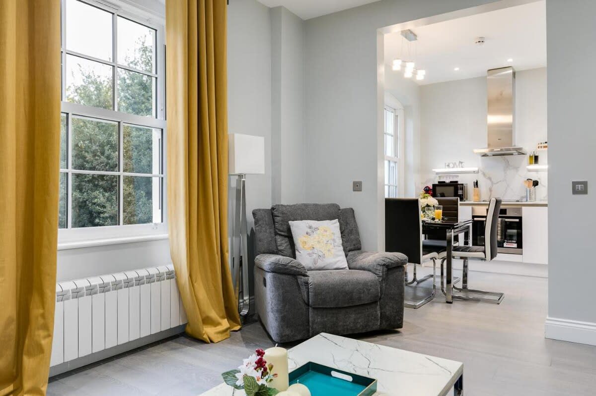 Stylish 3-Bedroom Apartment in Greater London in Carlton Vale NW6 5EE - Property image 3 - VivreStays