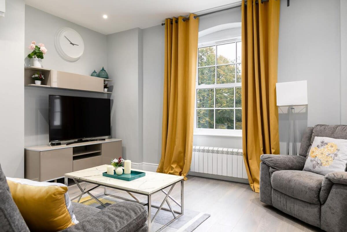 Stylish 3-Bedroom Apartment in Greater London in Carlton Vale NW6 5EE - Property image 2 - VivreStays