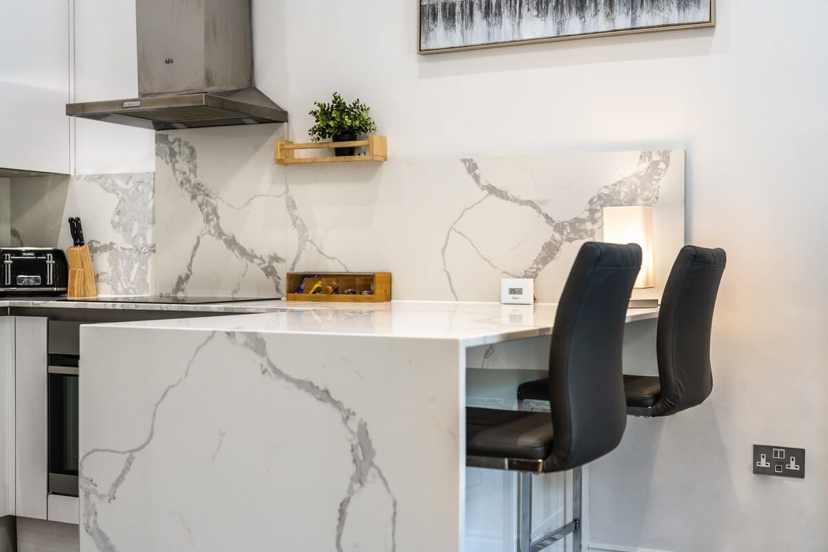 Modern 3-Bed Apartment in Greater London in Carlton Vale NW6 5EE - Property image 13 - VivreStays