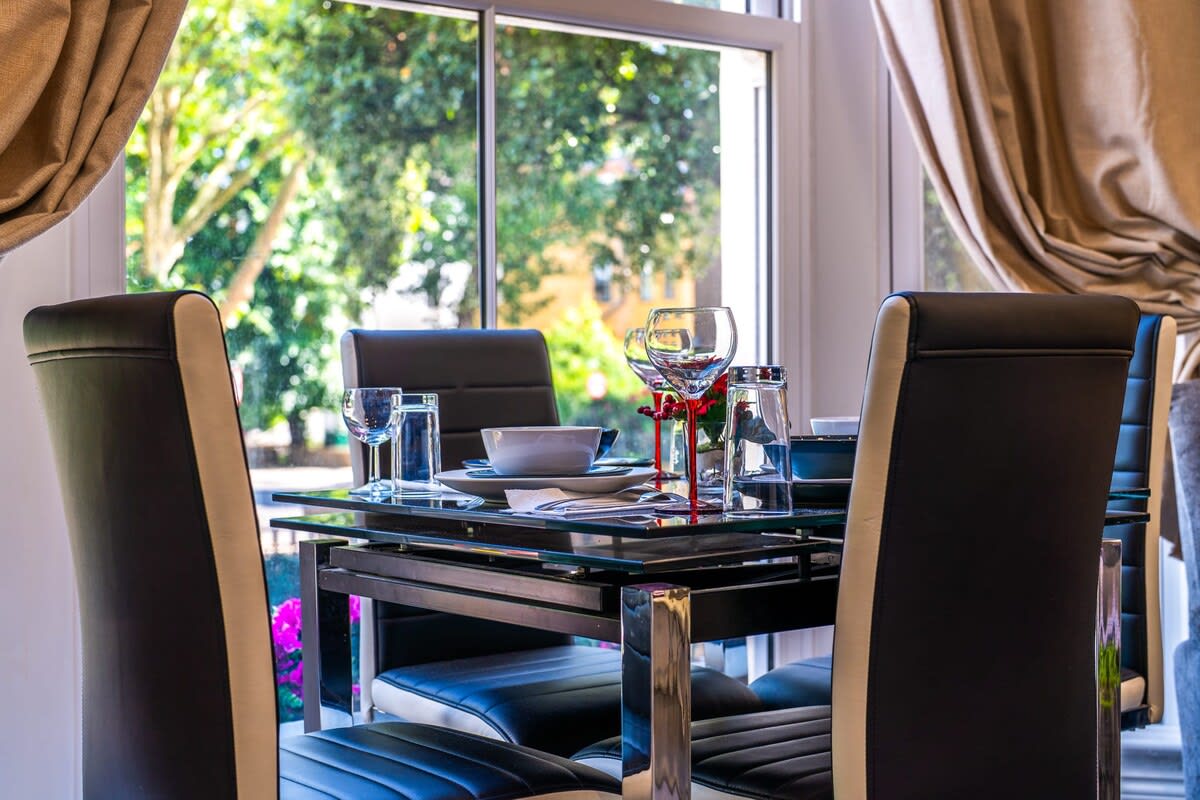 Modern 3-Bed Apartment in Greater London in Carlton Vale NW6 5EE - Property image 15 - VivreStays
