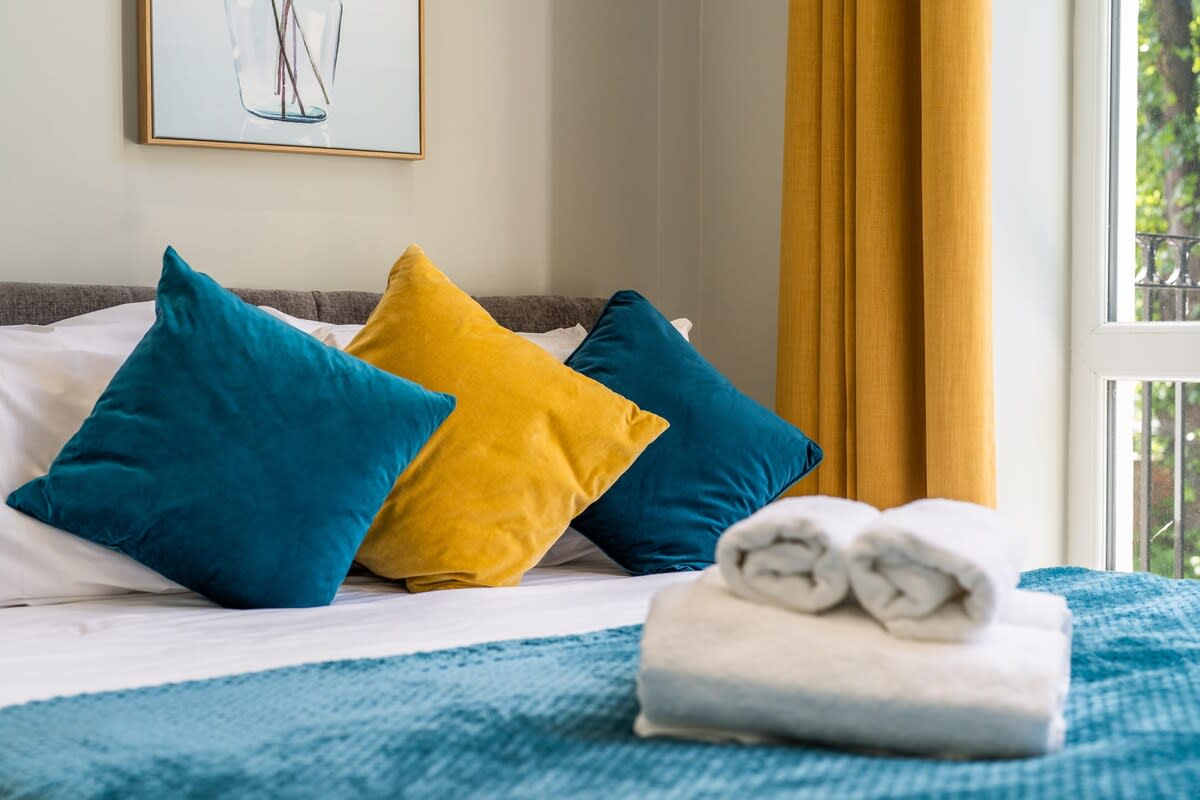 Modern 3-Bed Apartment in Greater London in Carlton Vale NW6 5EE - Property image 17 - VivreStays