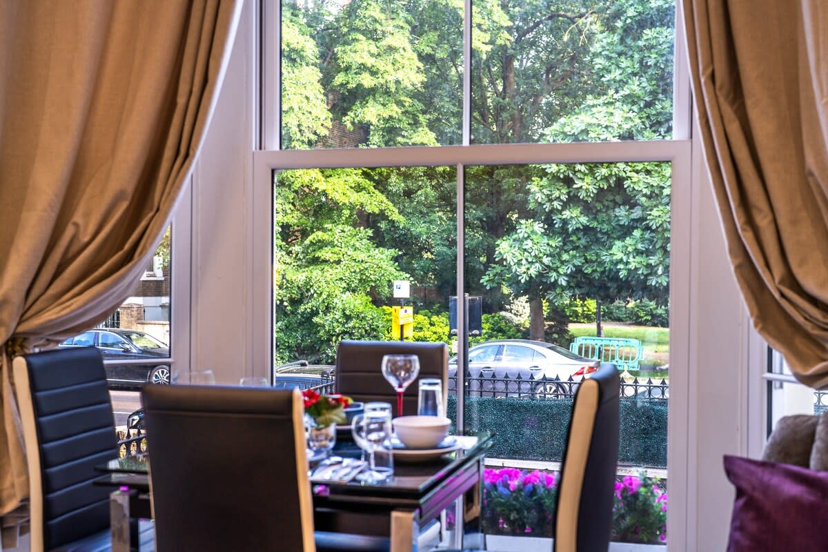 Modern 3-Bed Apartment in Greater London in Carlton Vale NW6 5EE - Property image 5 - VivreStays