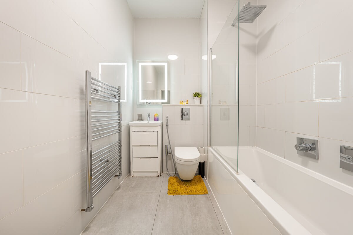 Modern 3-Bed Apartment in Greater London in Carlton Vale NW6 5EE - Property image 23 - VivreStays