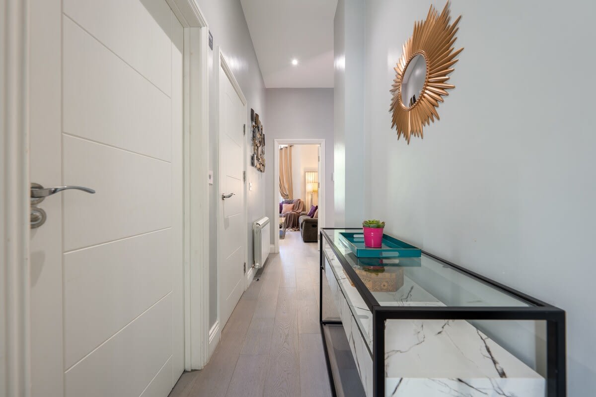 Modern 3-Bed Apartment in Greater London in Carlton Vale NW6 5EE - Property image 8 - VivreStays