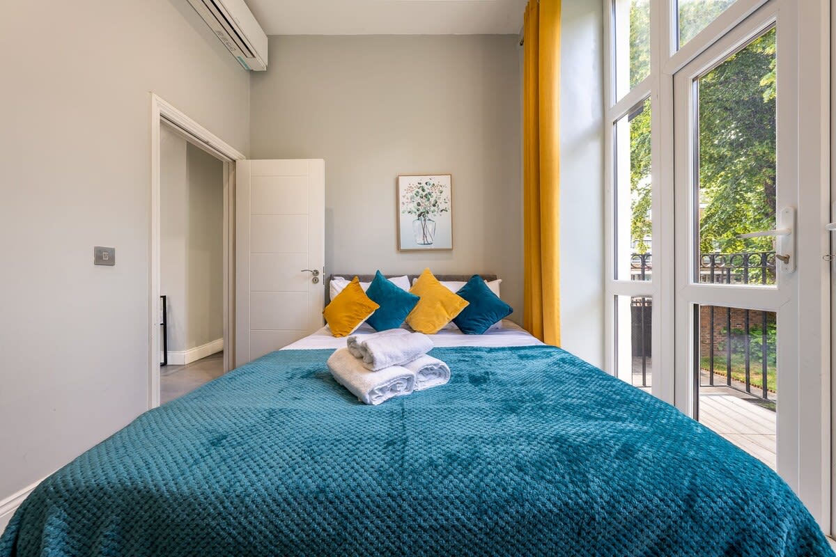Modern 3-Bed Apartment in Greater London in Carlton Vale NW6 5EE - Property image 21 - VivreStays