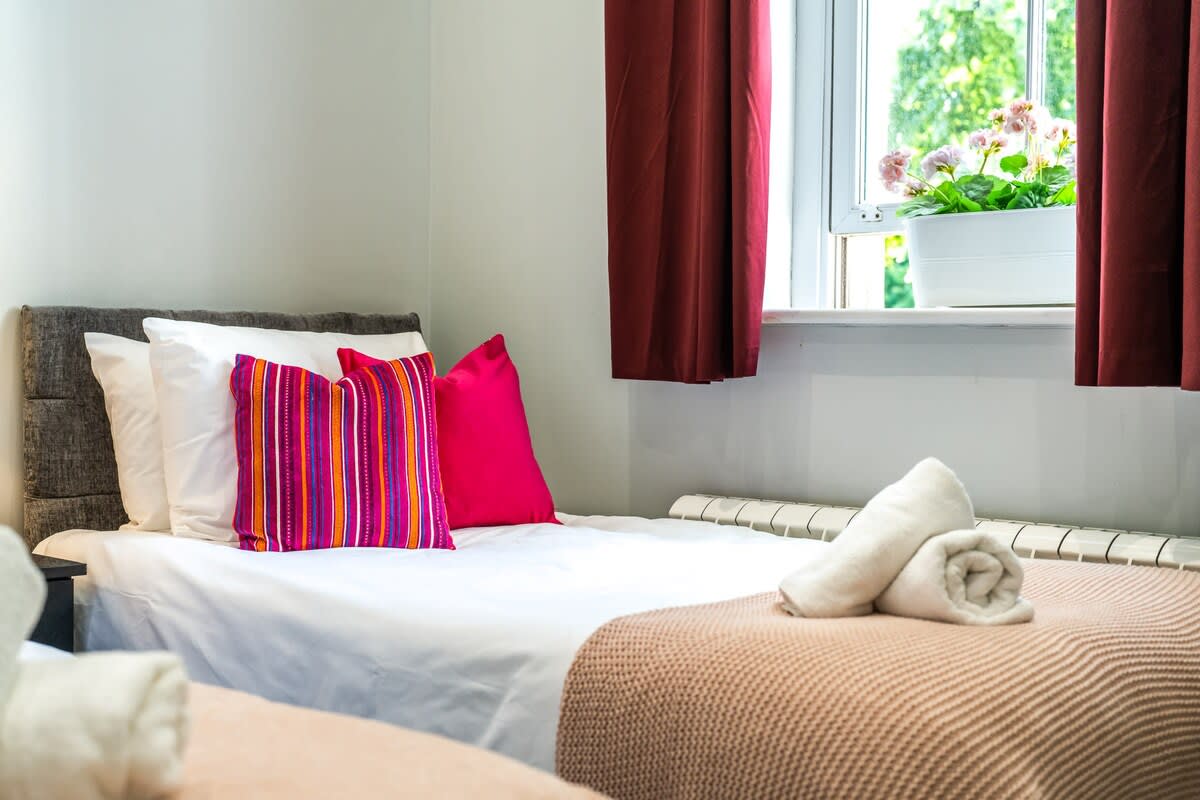 Modern 3-Bed Apartment in Greater London in Carlton Vale NW6 5EE - Property image 10 - VivreStays