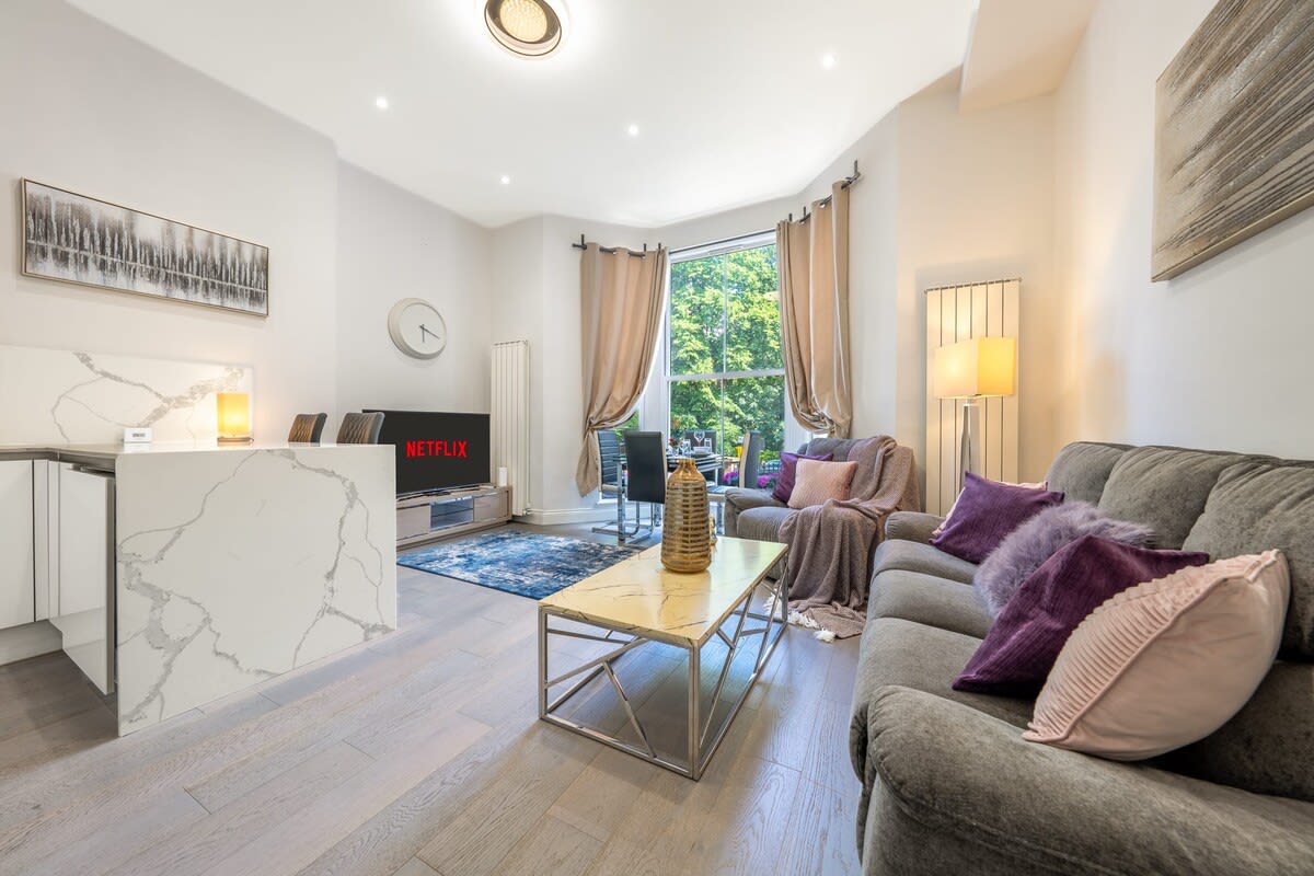 Modern 3-Bed Apartment in Greater London in Carlton Vale NW6 5EE - Property image 26 - VivreStays