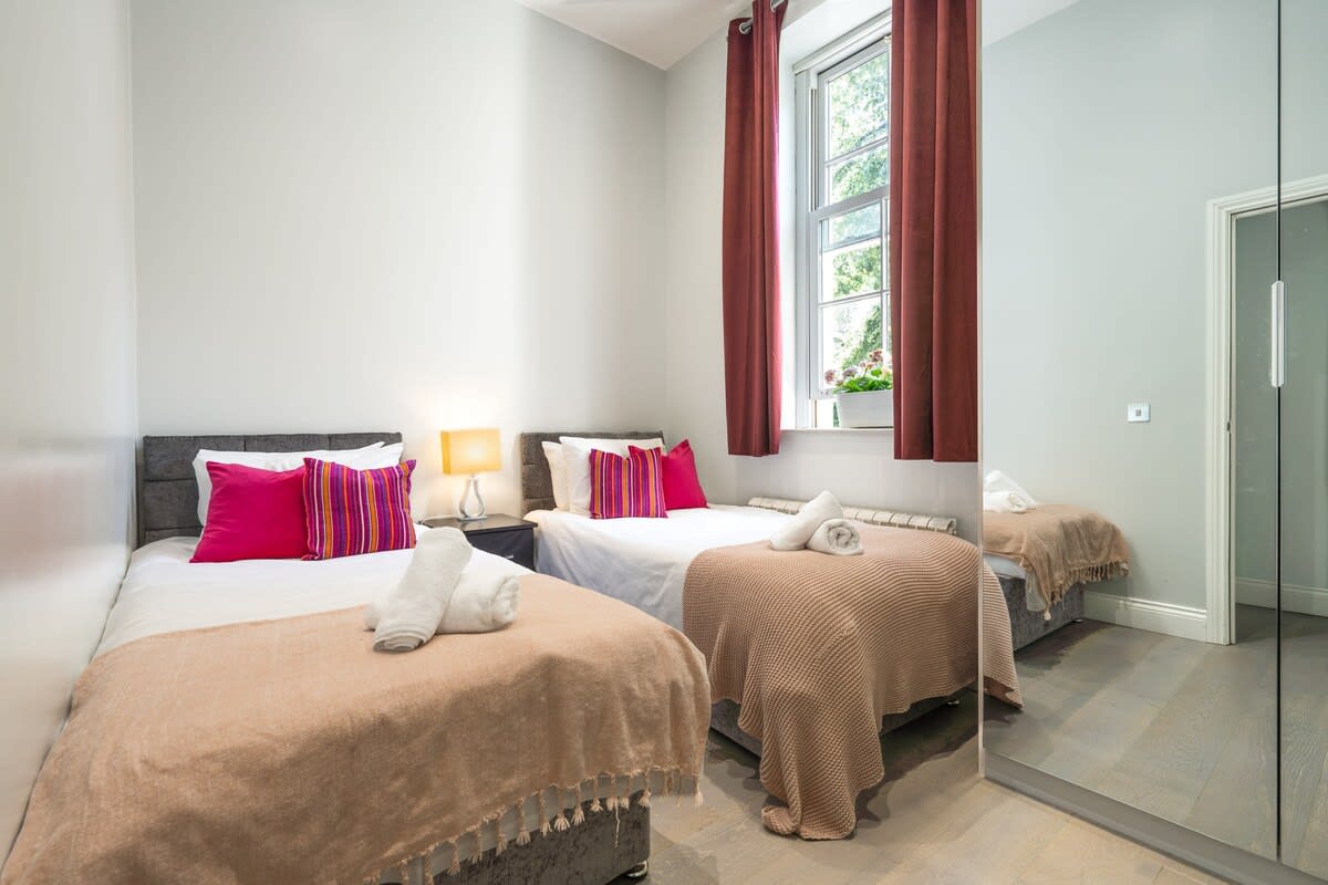 Modern 3-Bed Apartment in Greater London in Carlton Vale NW6 5EE - Property image 9 - VivreStays